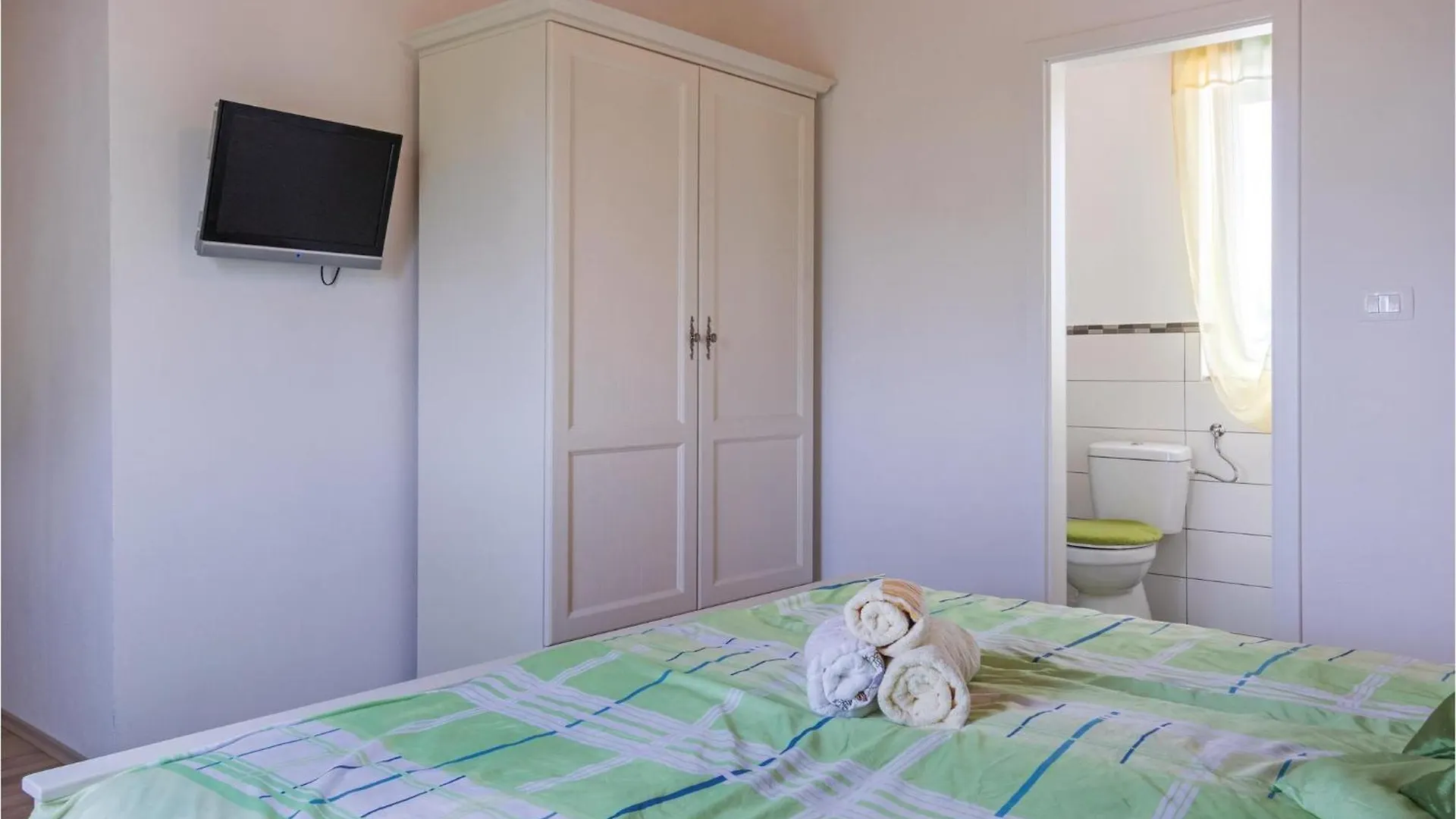 Holiday home Gorgeous Home In Peruski With Wifi