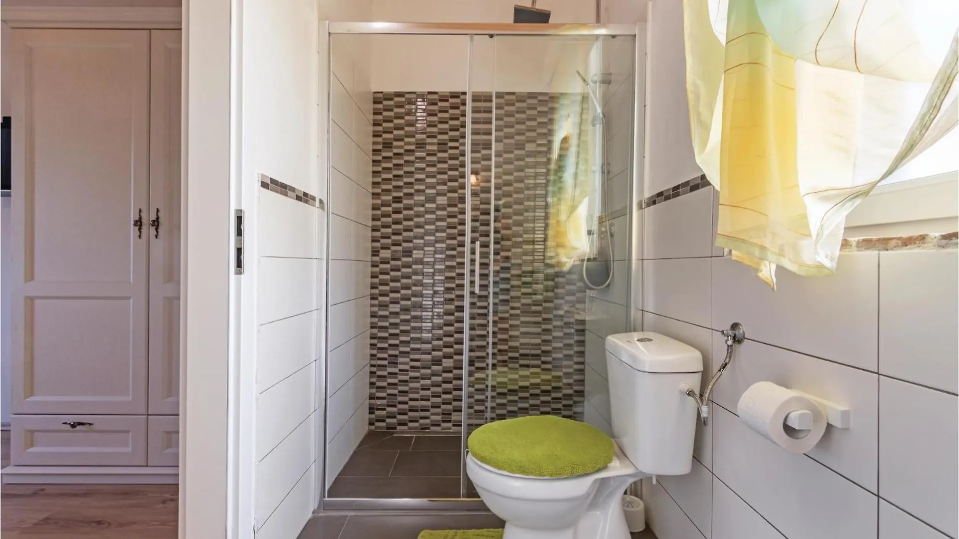 Gorgeous Home In Peruski With Wifi 0*,  Croatia